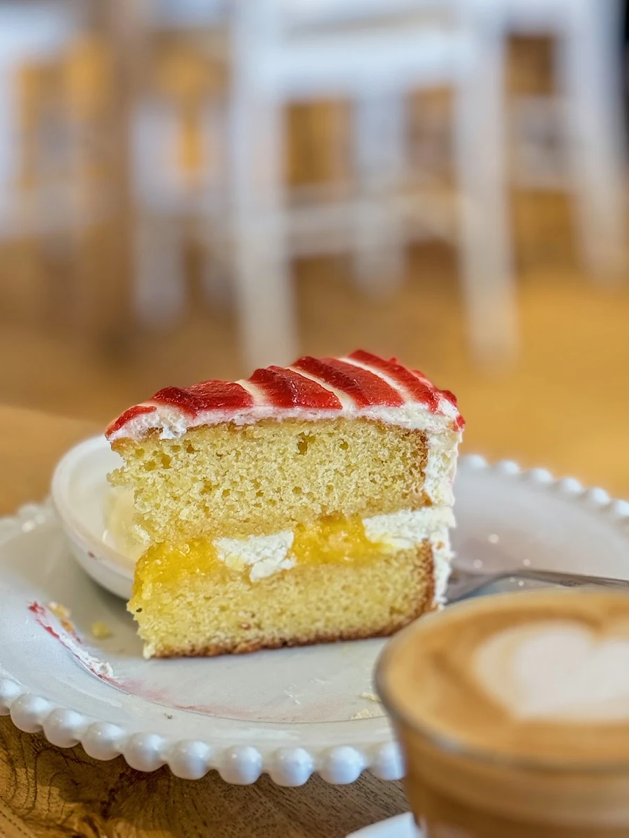 Raspberry Lemon Curd Cake