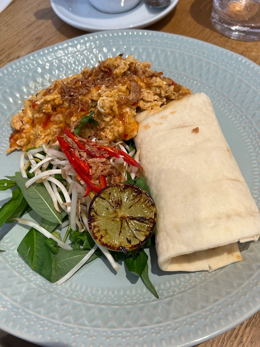Spicy Scrambled Eggs