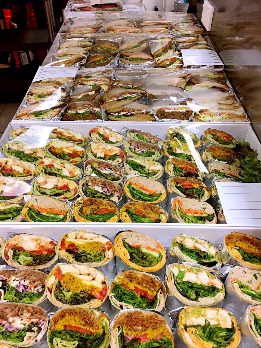 Highlights, Brooklyn Bridge Deli
