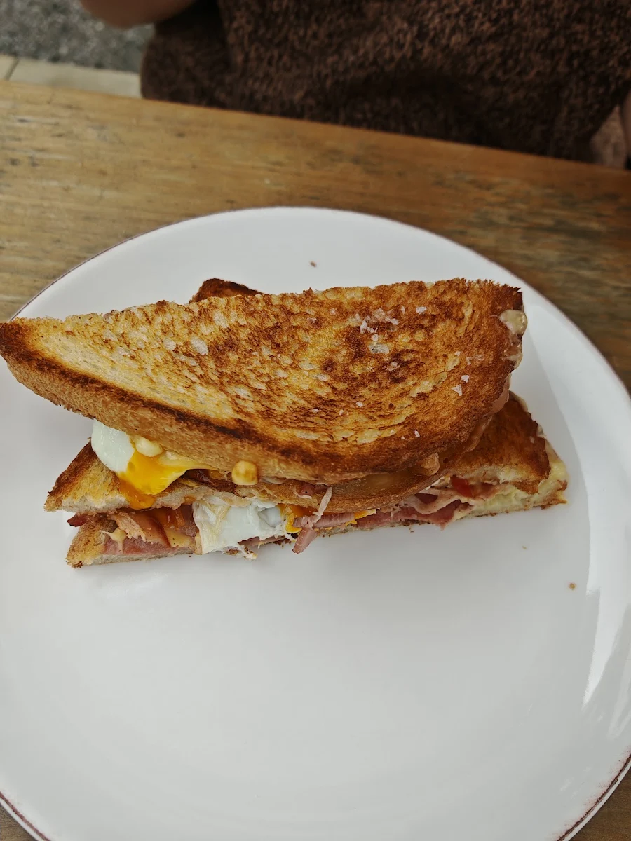 Highlights, Riverbank Cafe