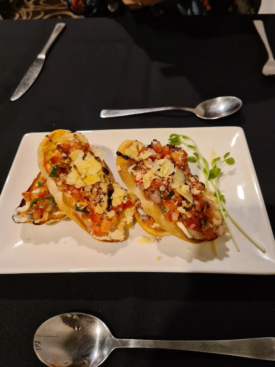 Highlights, Ewe'N Me Restaurant