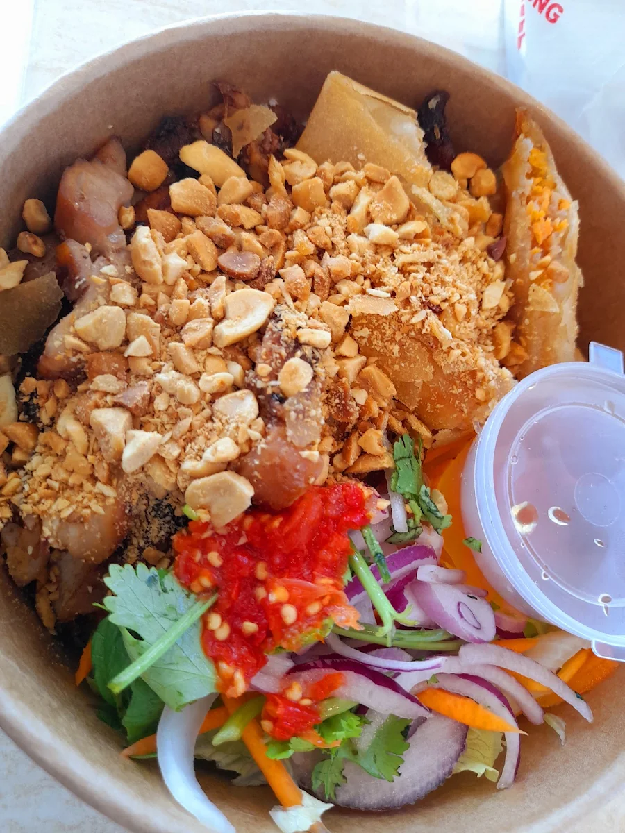BBQ Chicken Noodles, Richmond Village Pizzeria