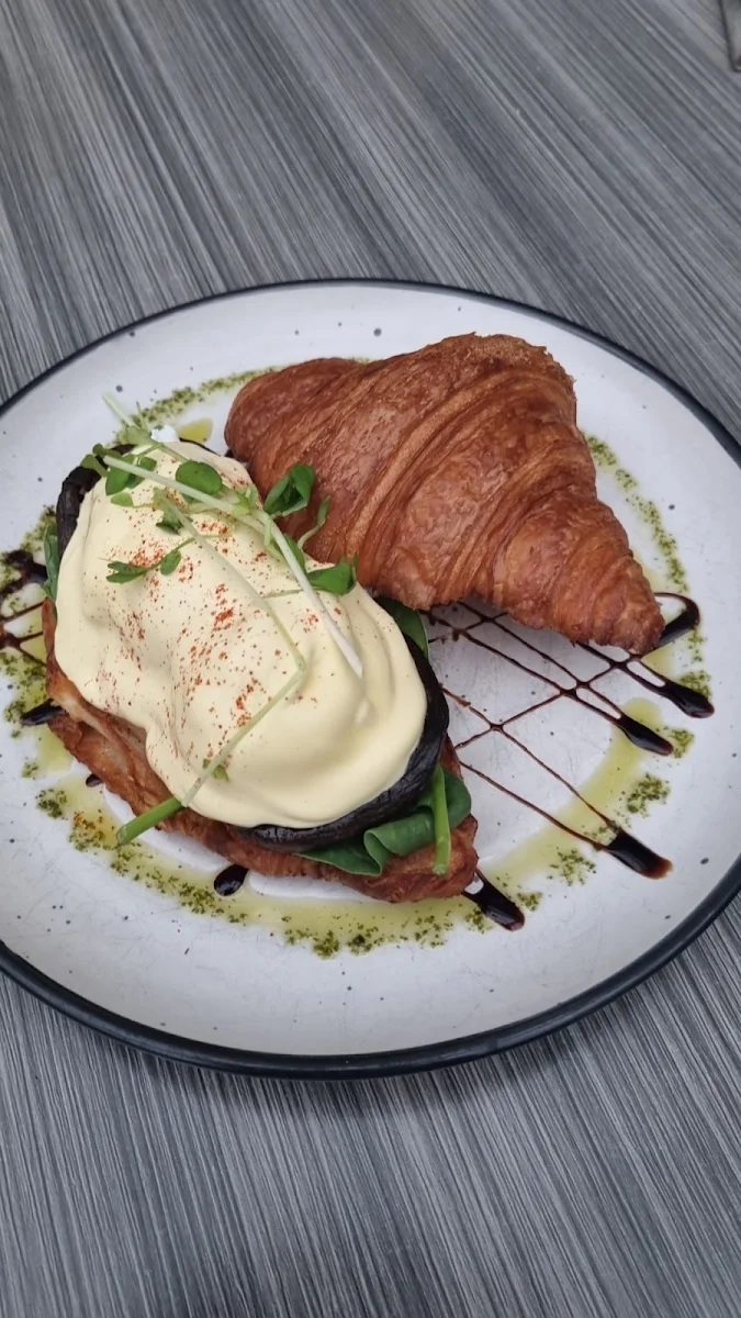 Crossiant, Chatterbox Cafe