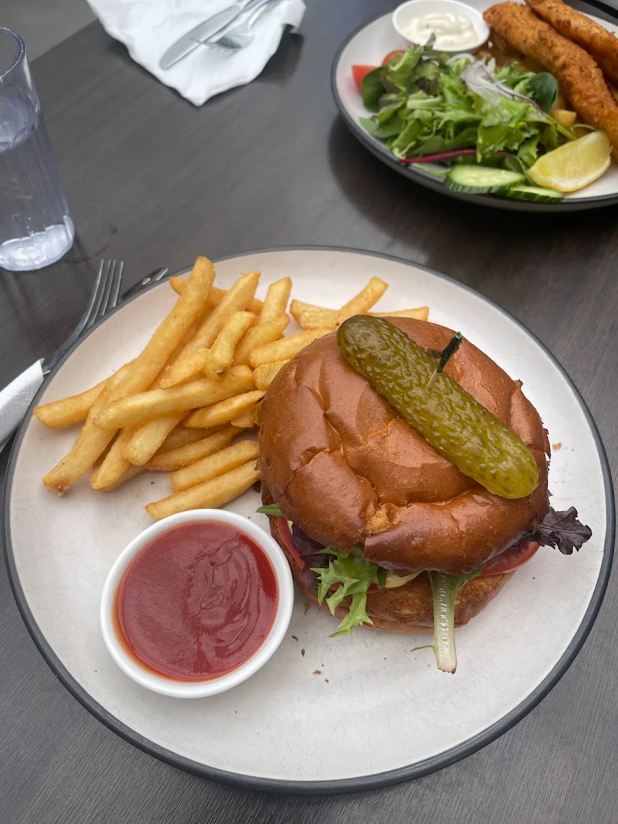 Highlights, Chatterbox Cafe