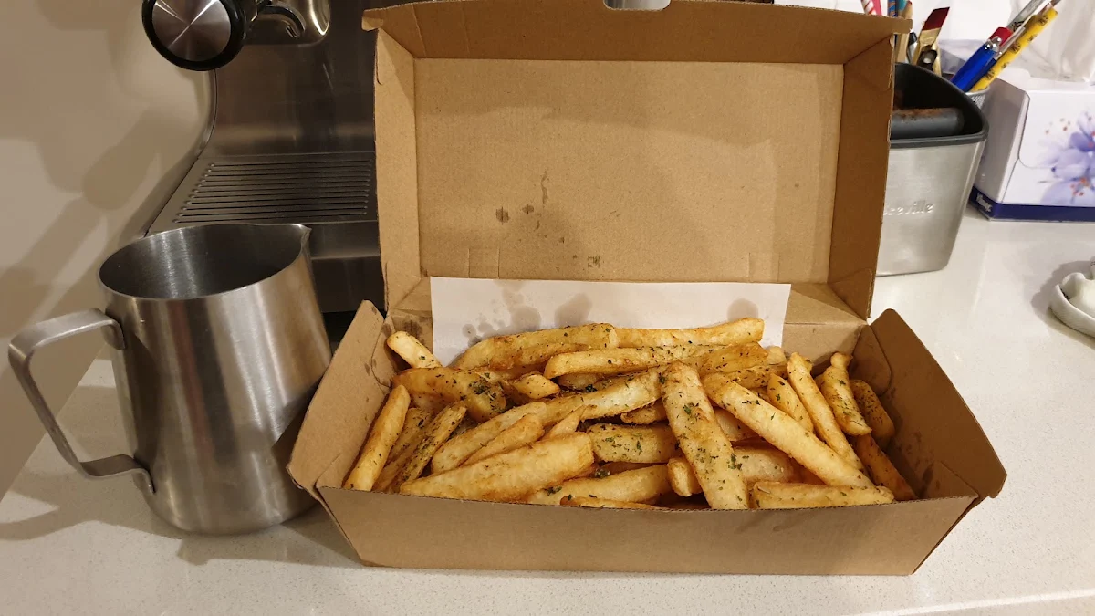 Highlights, Max's Woodfired Pizza & Burgers