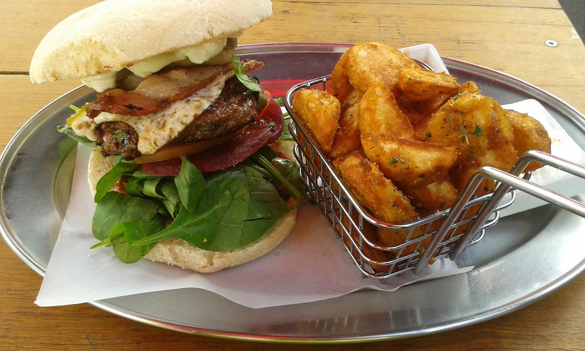 Pineapple Spinach, Max's Woodfired Pizza & Burgers