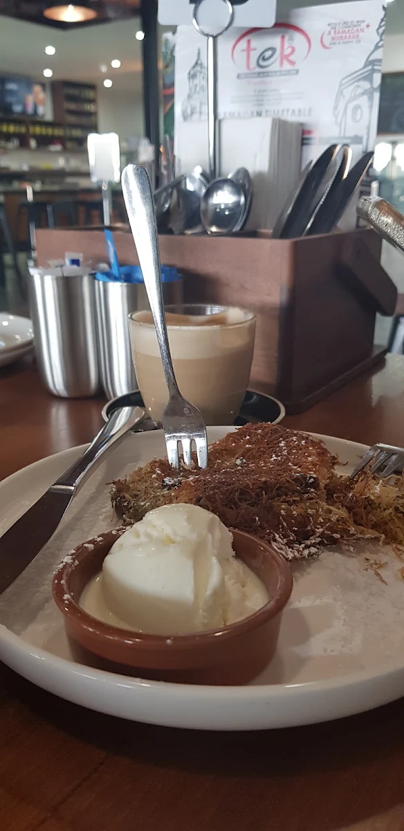 Kunafa, Tek Cafe