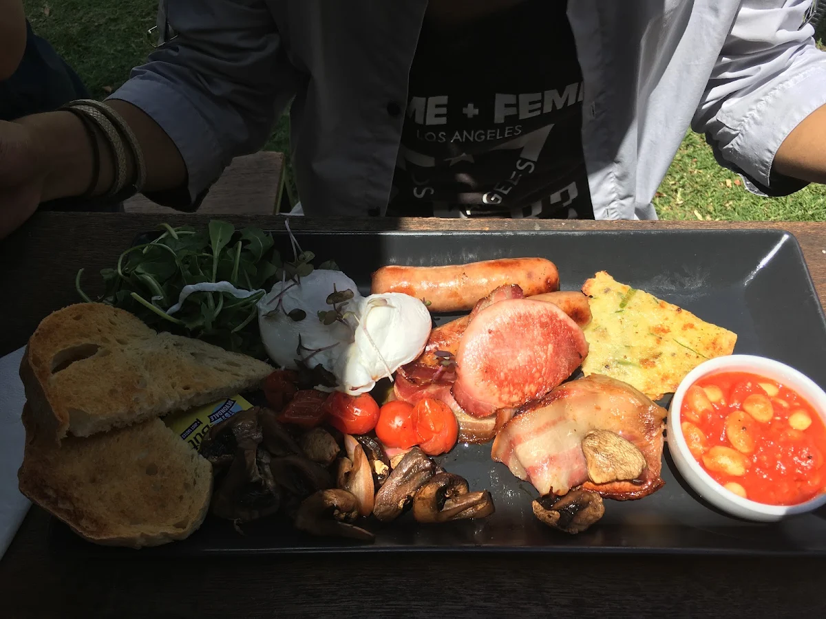 Full Breakfast, The Windmill Bargara