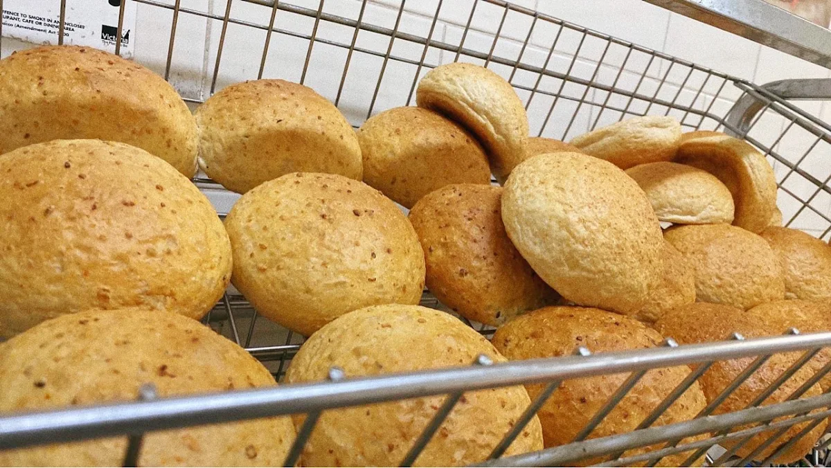 Highlights, Longbeach Bakery