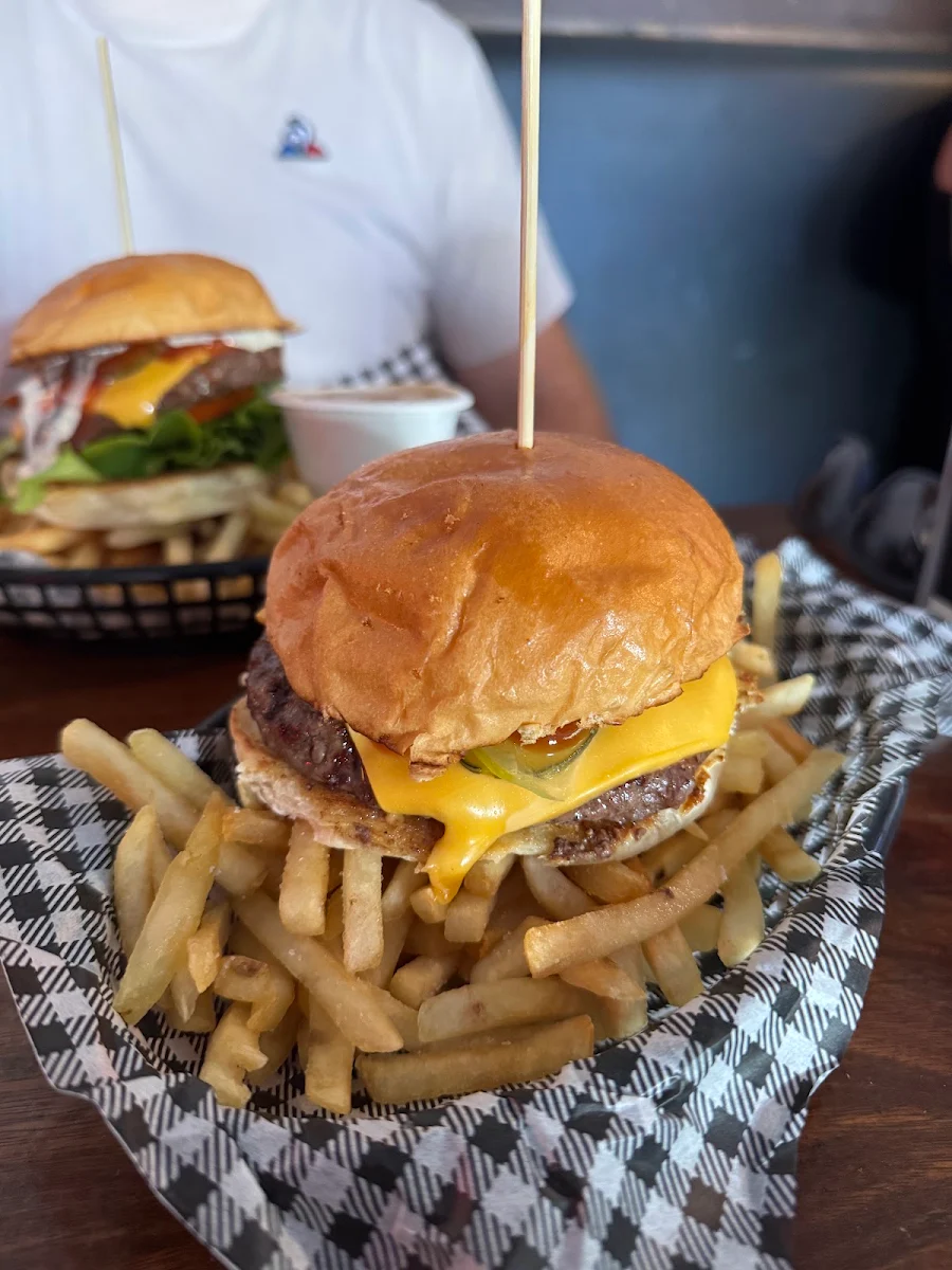 Highlights, Eddie's Grub House
