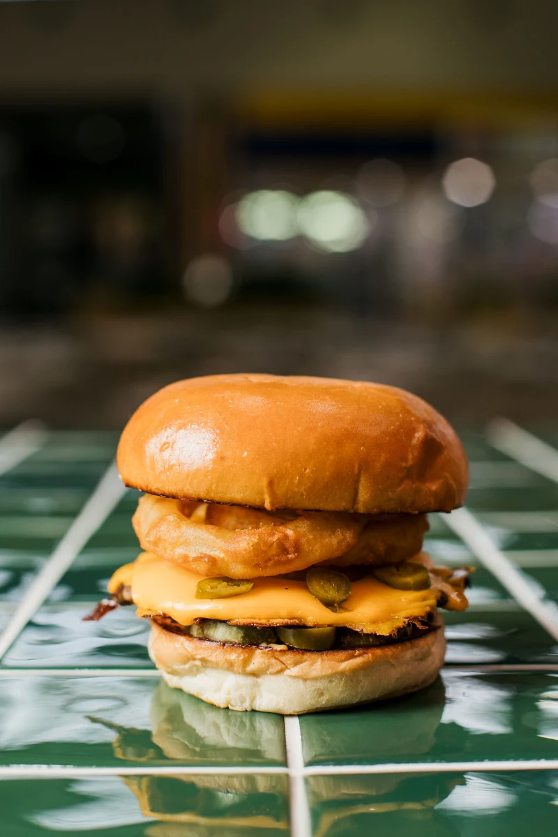 Cheeseburger, Pearls Burgers