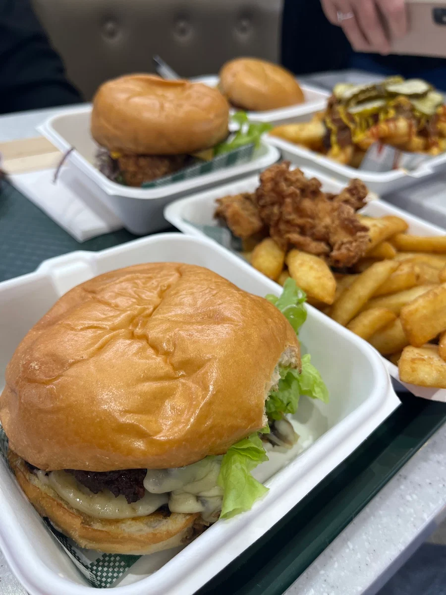Highlights, Pearls Burgers