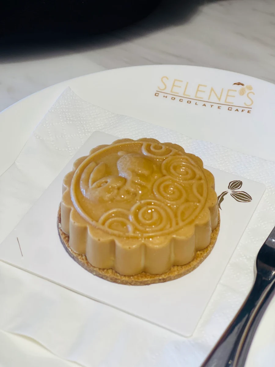 Salted Caramel Macaroon