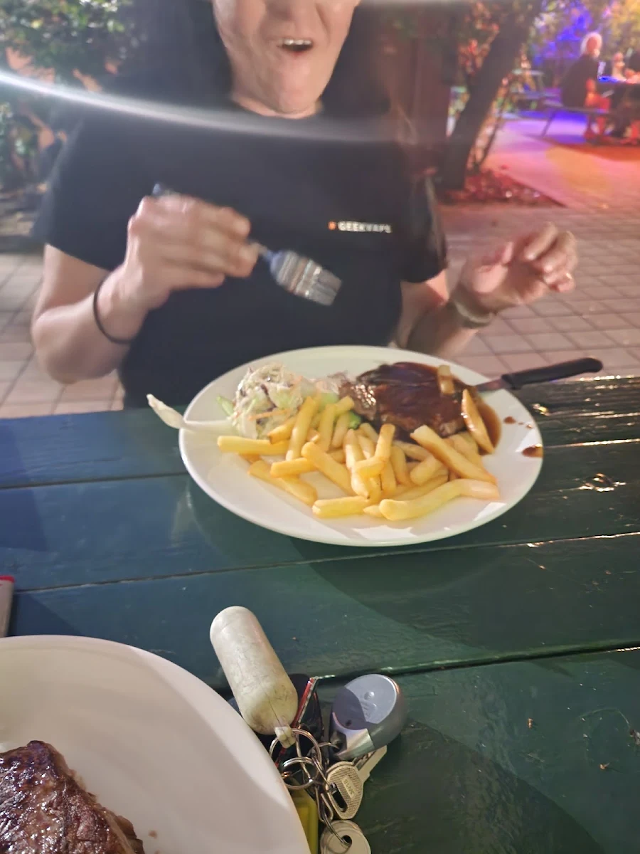 Highlights, Silversands Tavern