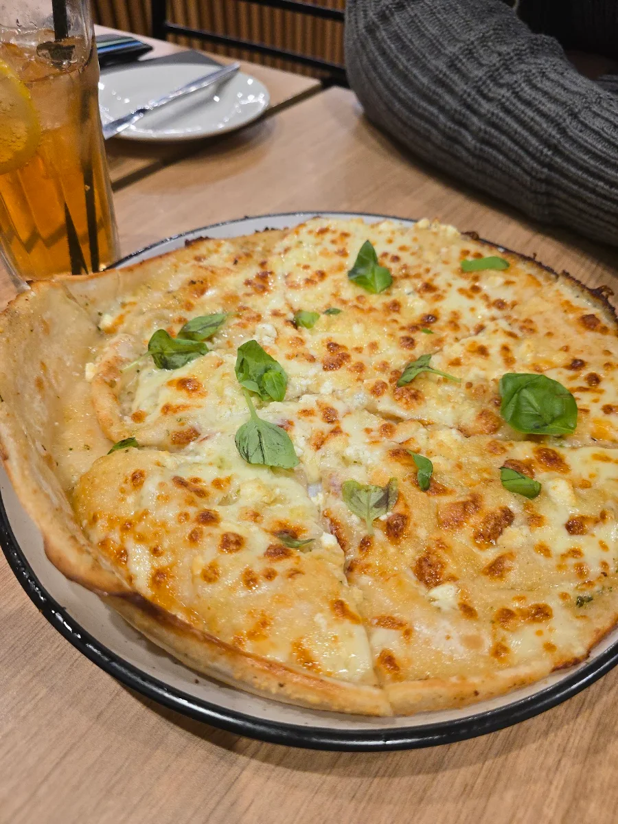 Pizza Bianca, Fasta Pasta