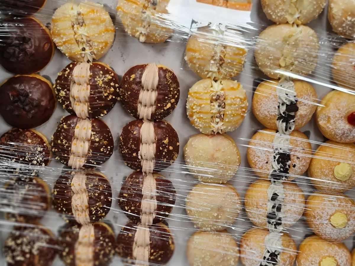 Donuts, Sideshow Burgers Blackburn