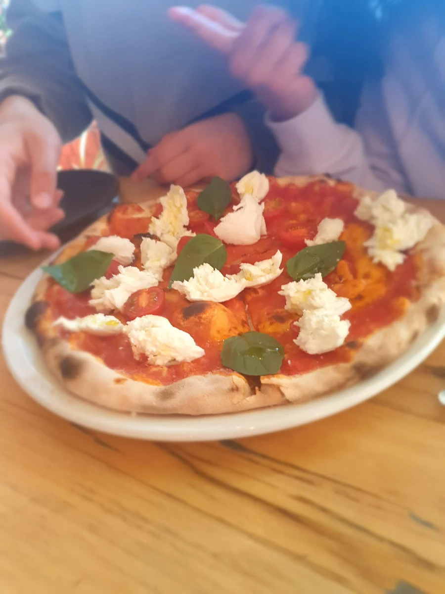 Regina Margherita Pizza