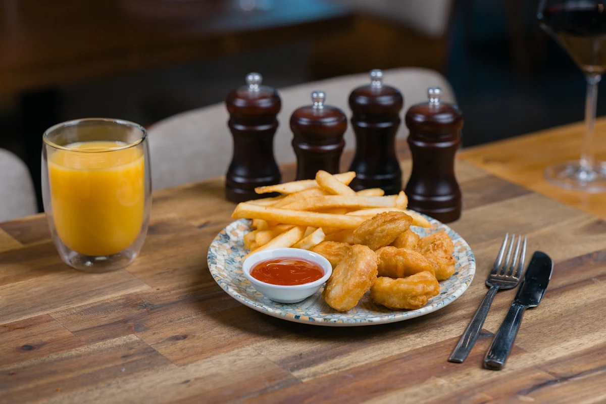 Chicken Nuggets & Chips