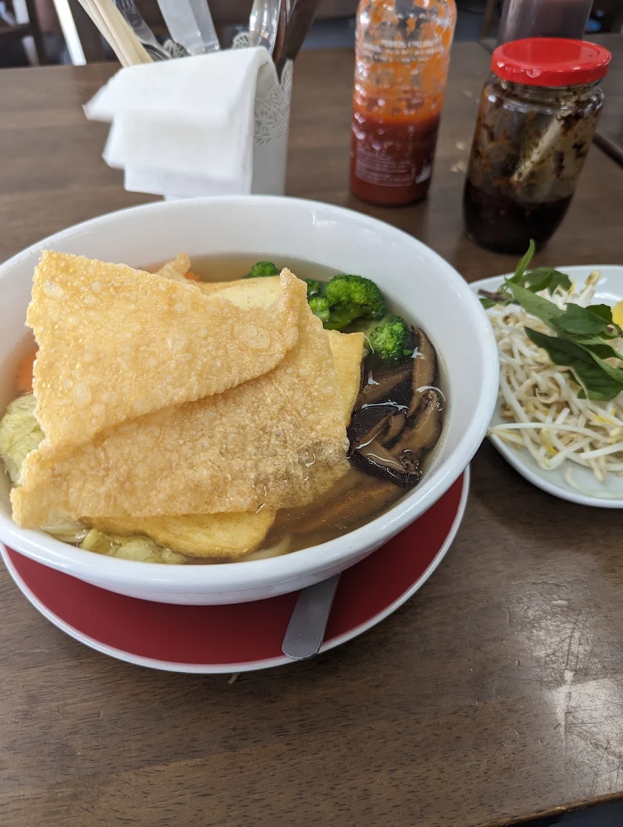 Single Set Meal Beef Noodle Soup Deep Fried Fish Cake