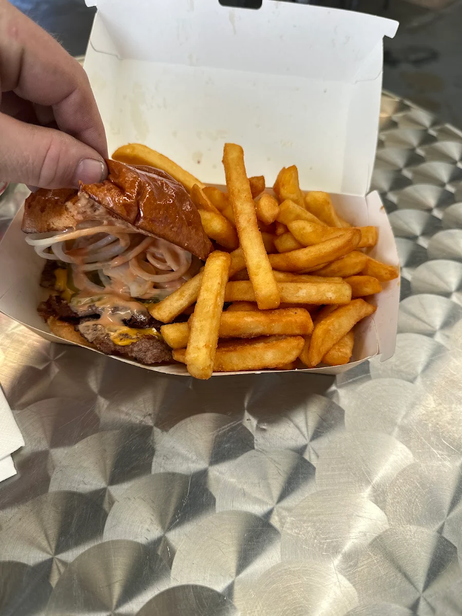 Highlights, Friday Fat Burgers