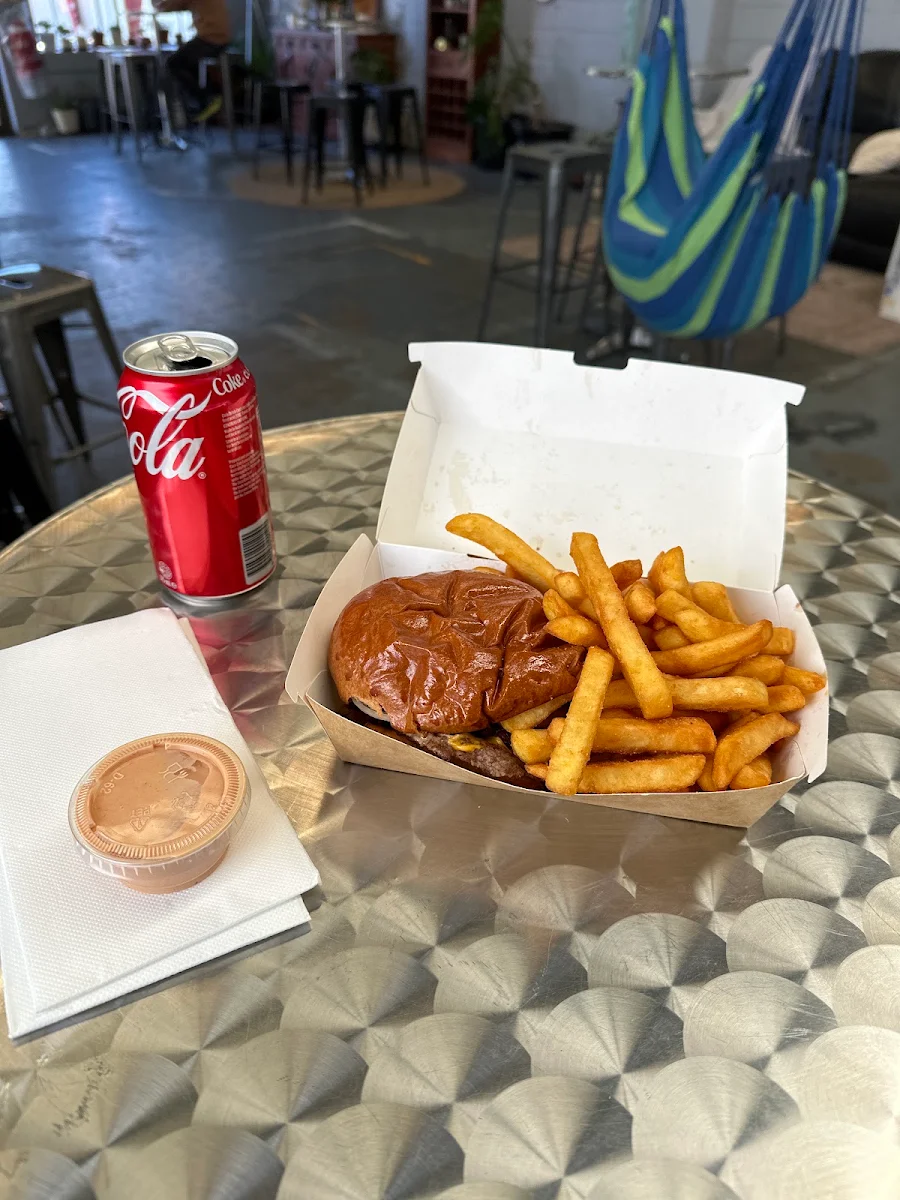 Highlights, Friday Fat Burgers