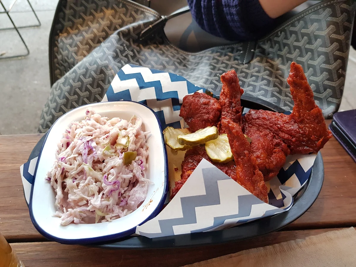 4 Wings, Belles Hot Chicken Barangaroo