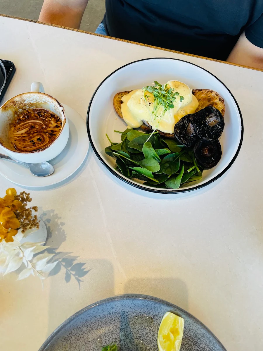 Eggs Benedict