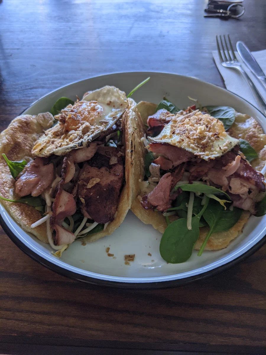 Hawkers Roll Crispy Bacon