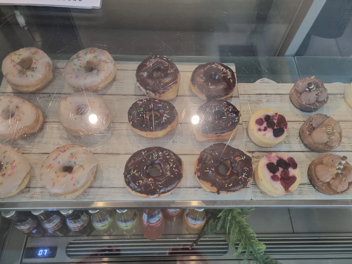 Donuts, Saluti By Novella