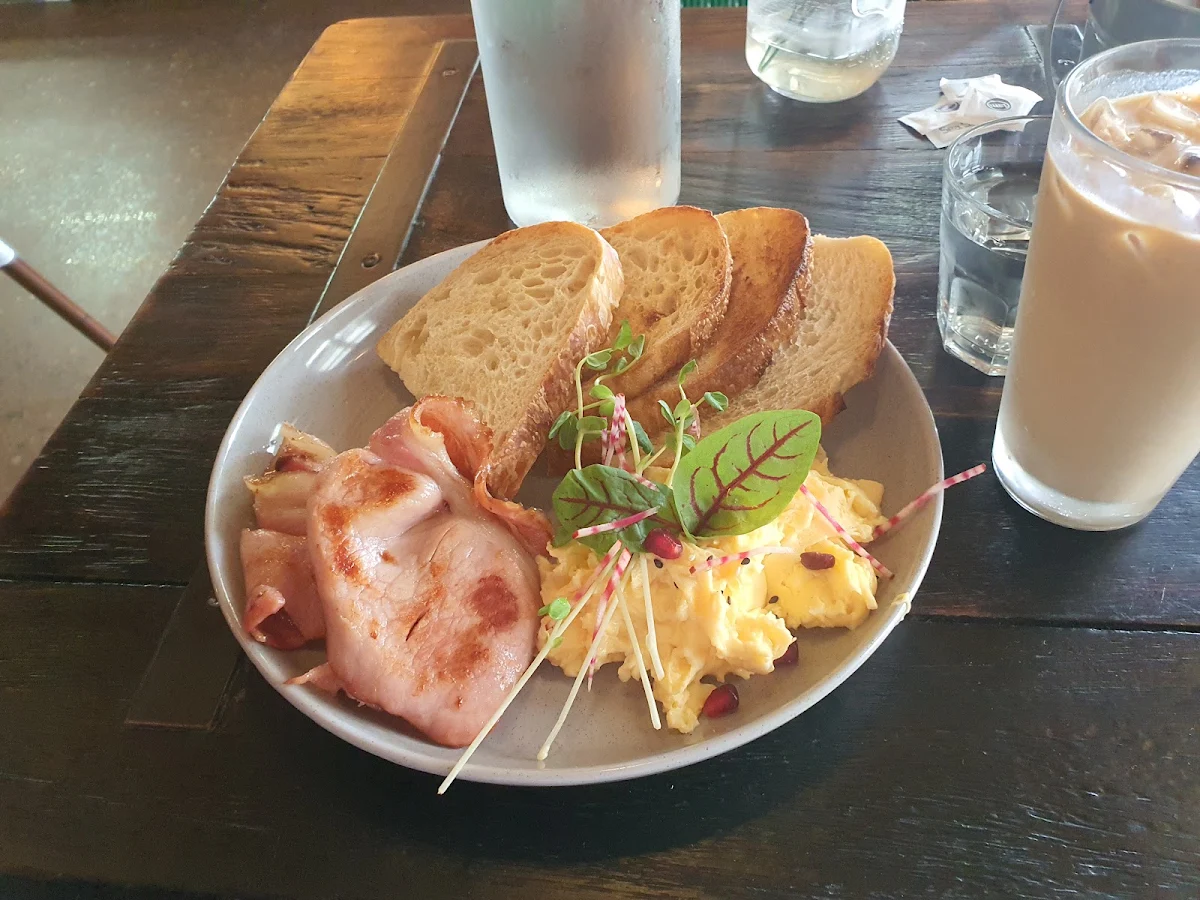 Bacon and Egg on Toast