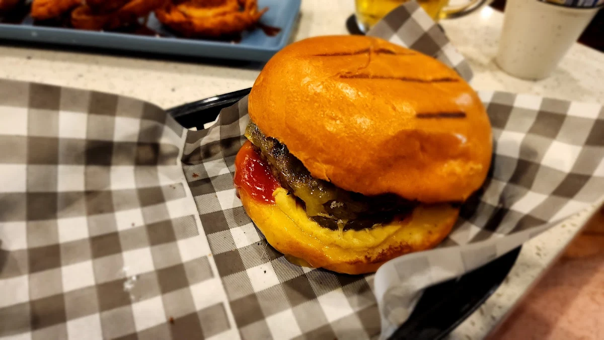 Cheeseburger, Son of a Gun