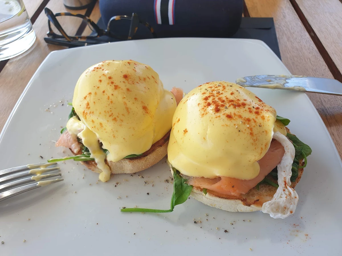 Salmon Benedict