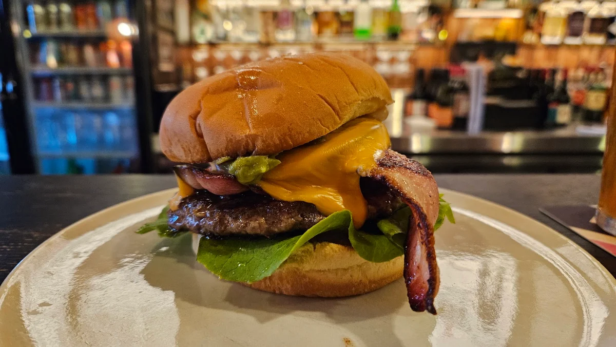 Classic Cheeseburger