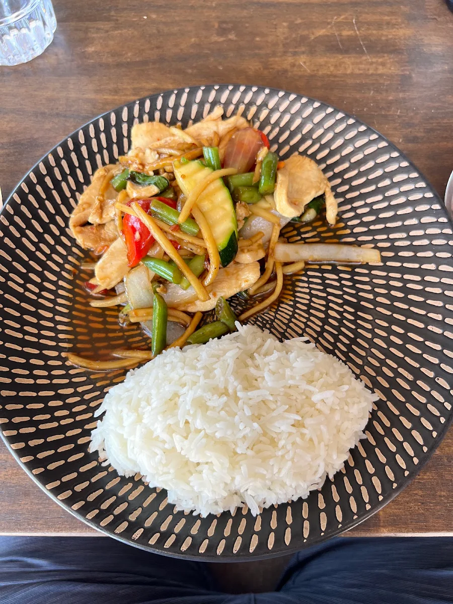 Kaprow Gai Chilli Basil Chicken