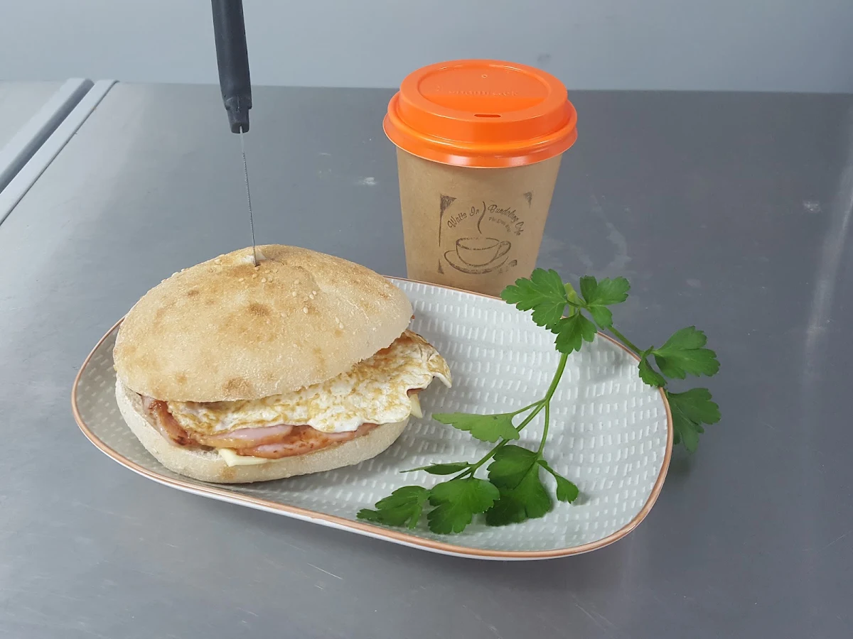 Breaky Roll, Bundalong Cafe