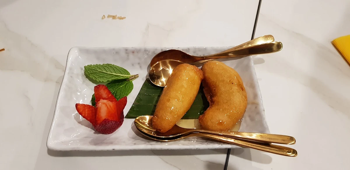 Banana Split, Thai@Officer