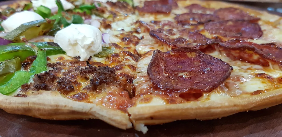 Highlights, Pizza Luna