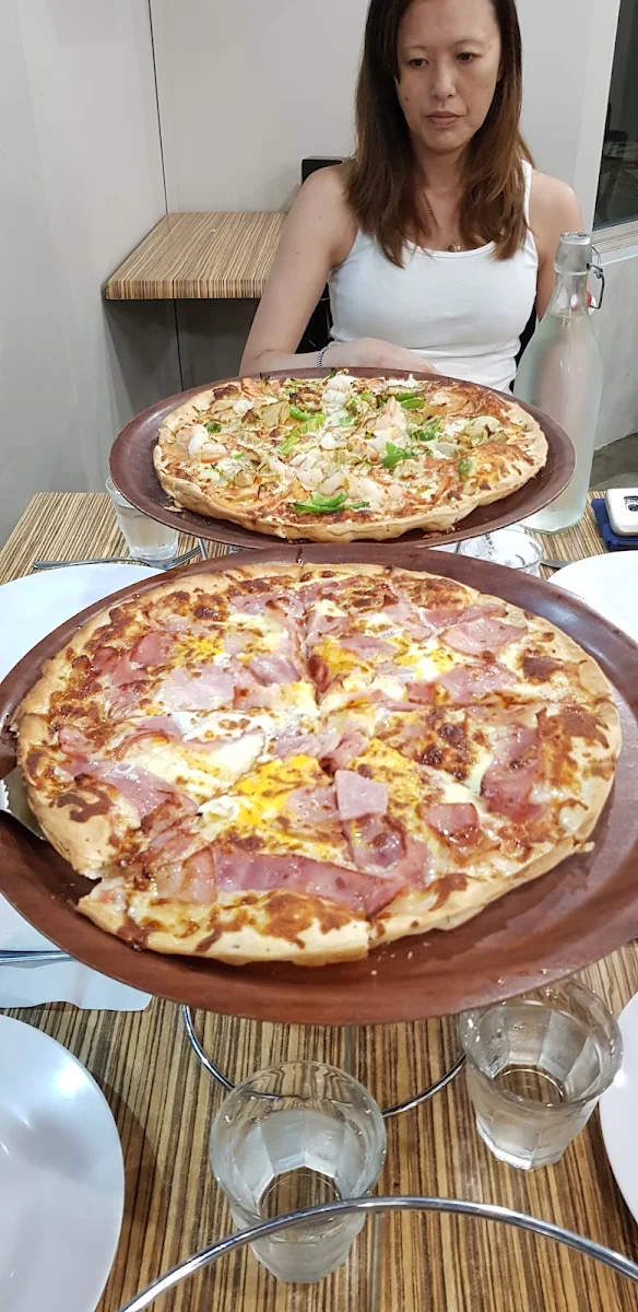 Highlights, Pizza Luna