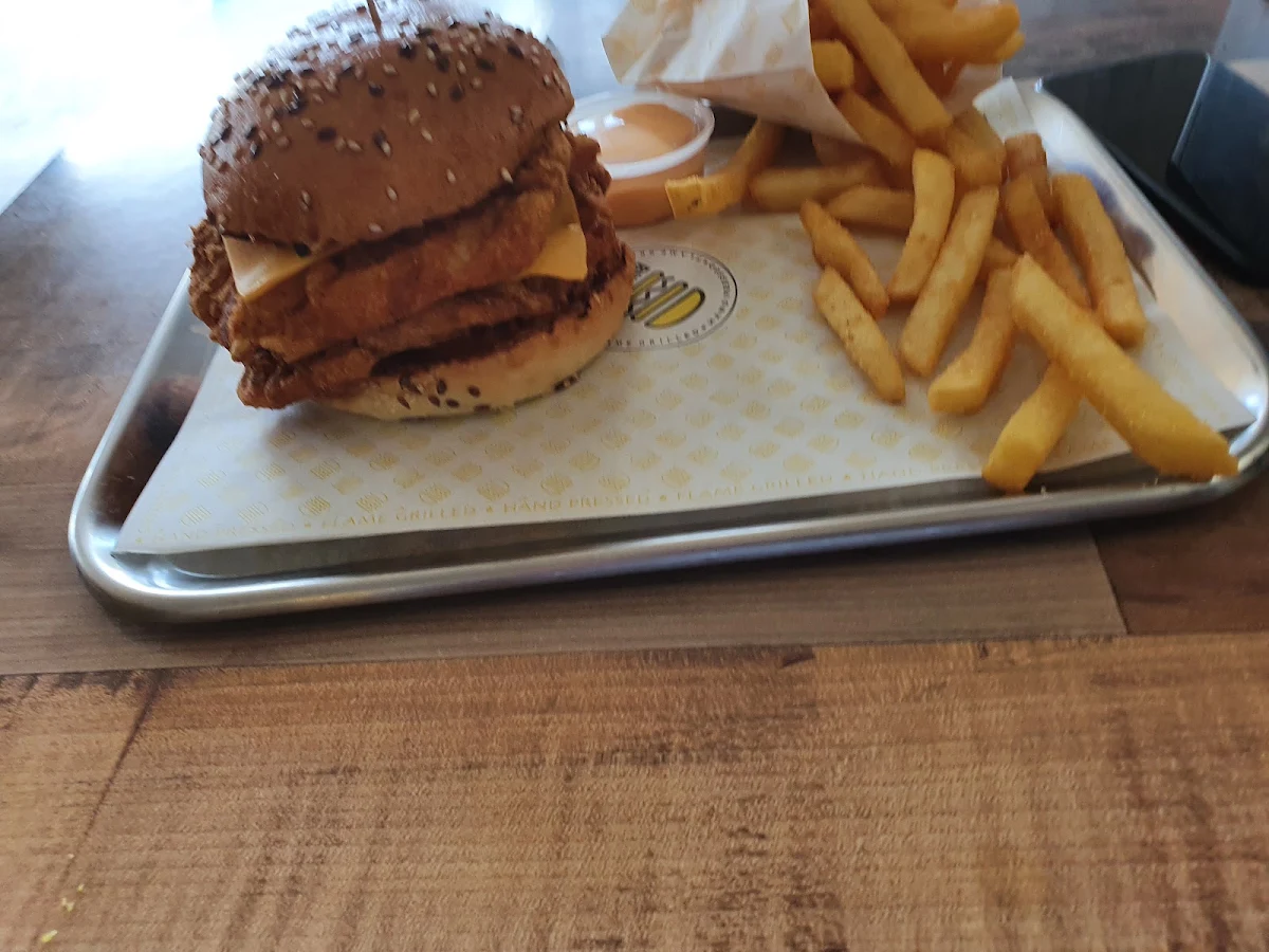 Highlights, Burgur Pakenham