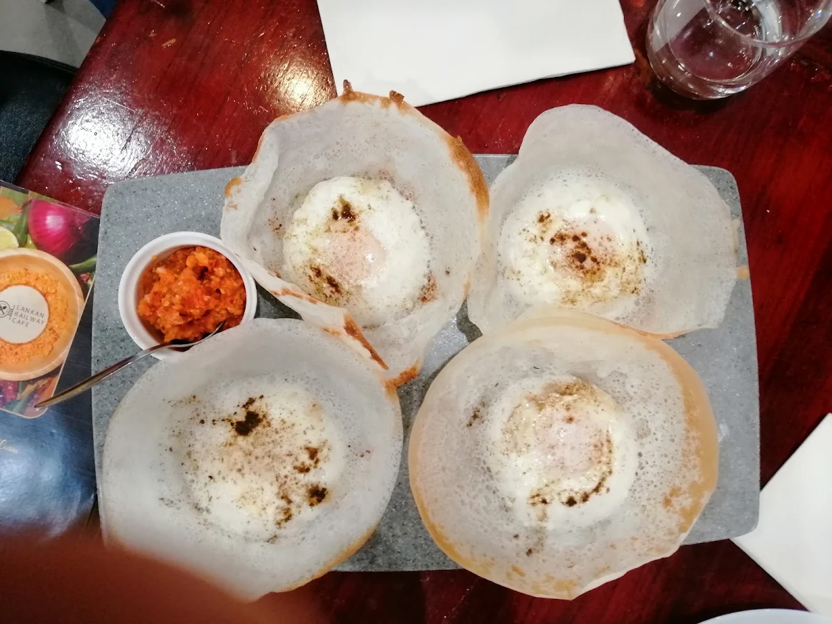 Egg Hoppers, Lankan Railway Cafe