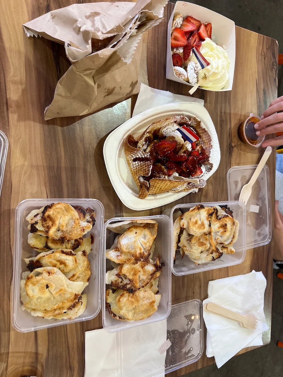 Highlights, San San's Dumpling House