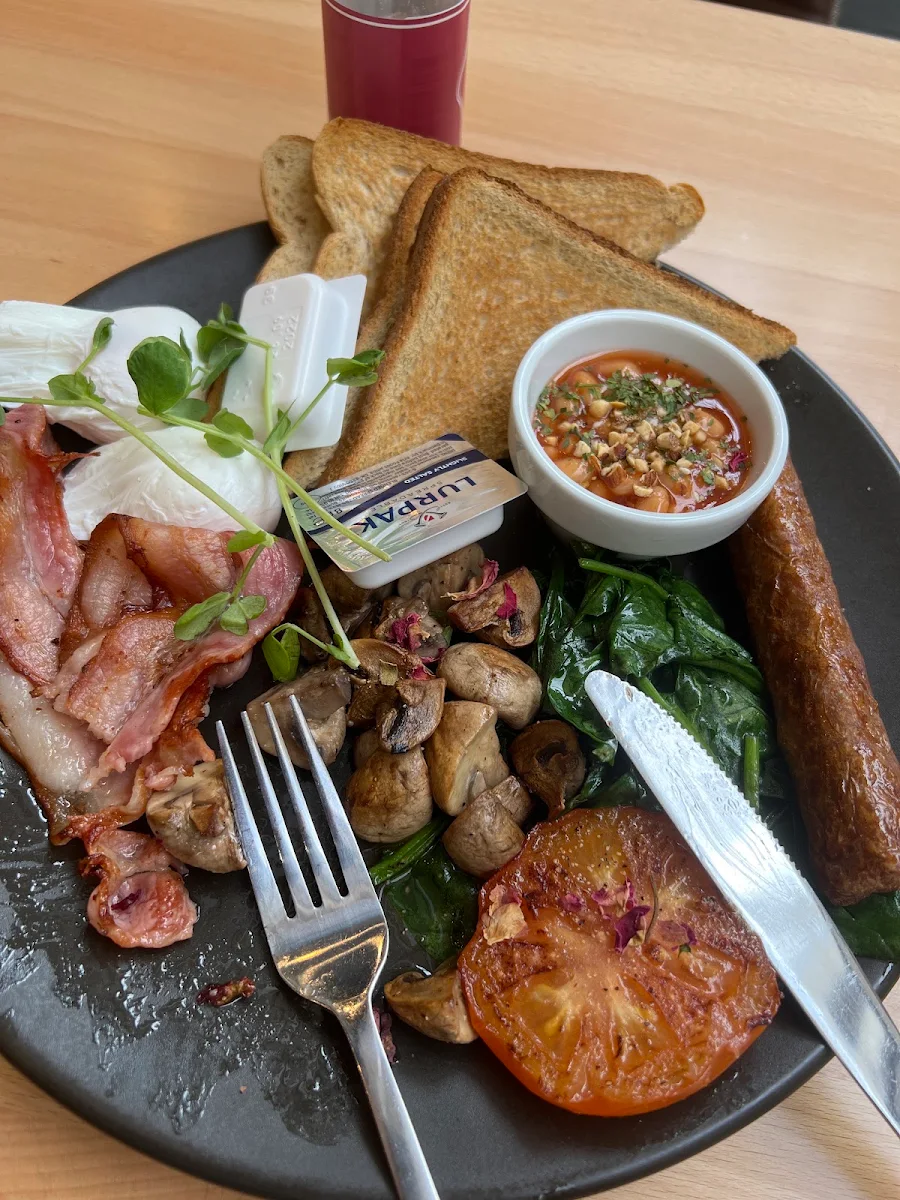 Big Breakfast, Oliver Brown