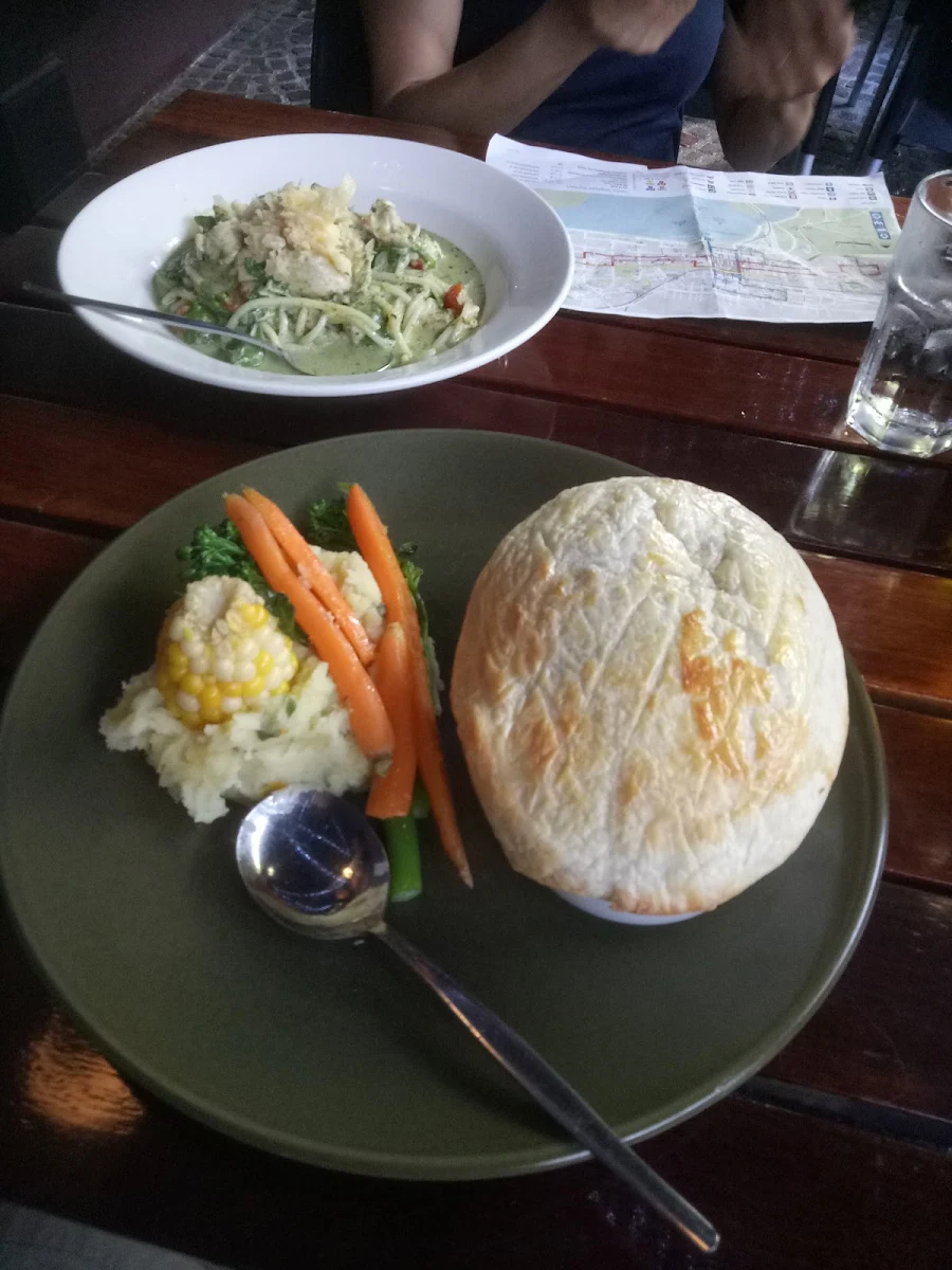 Beef Pie, Durty Nelly's Irish Pub