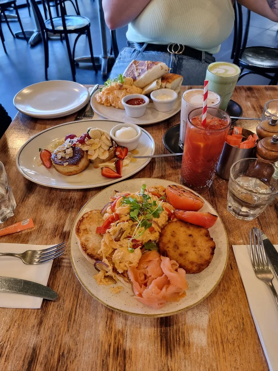 Hemingways Breakfast, arcobar heatherton