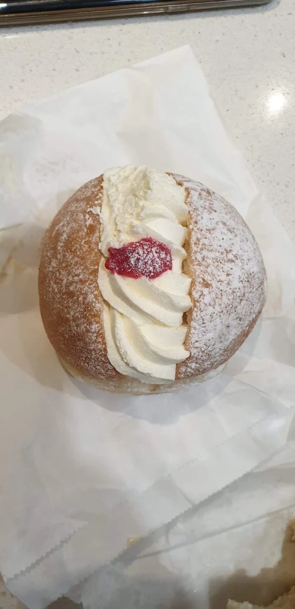 Yuck Cream Doughnut Worh Tiniest Amount of Jam