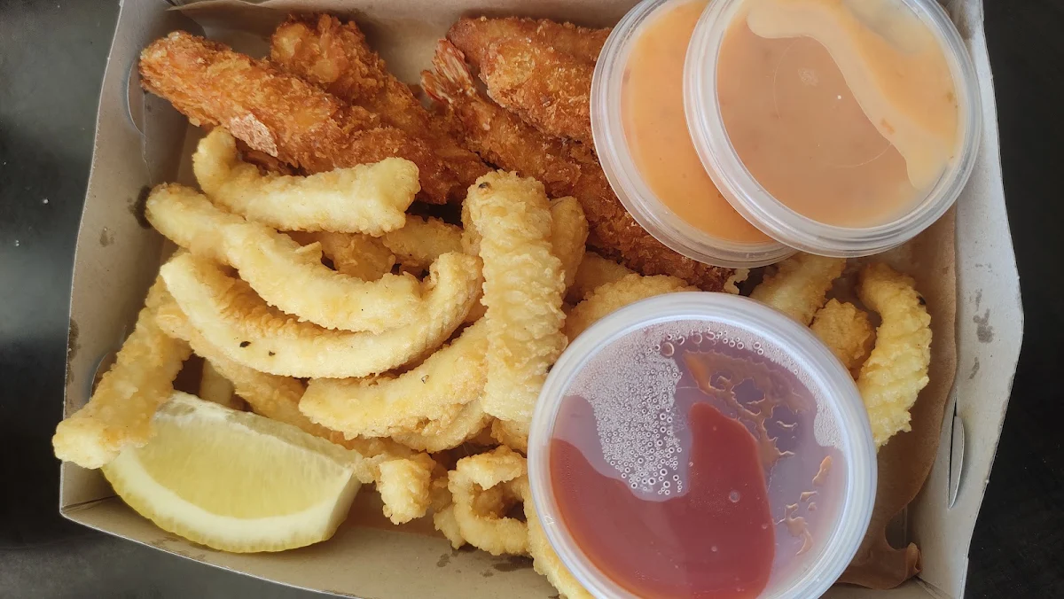 Fired Calamari Rings and Fried Prawns