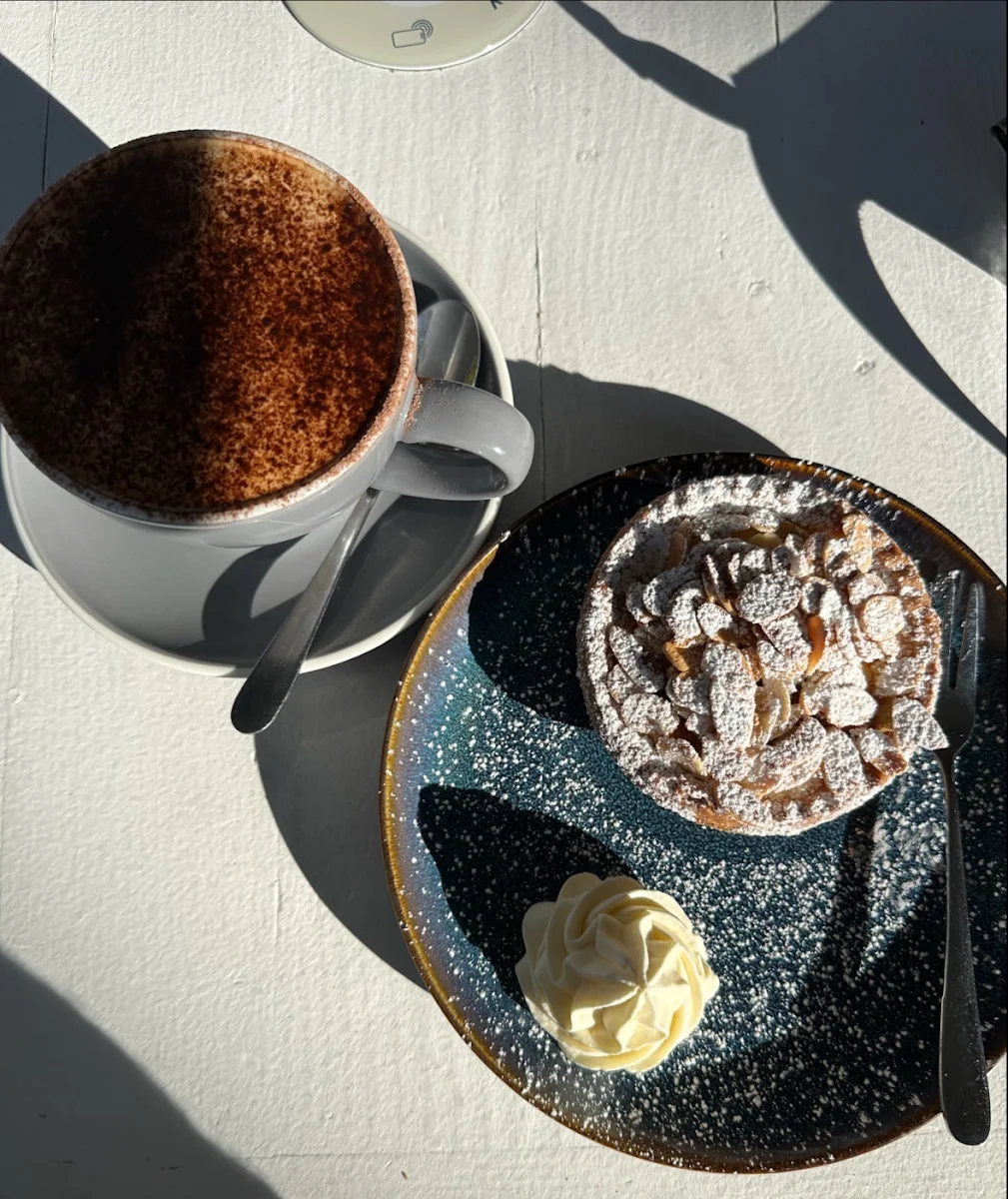 Highlights, Putzig Cafe
