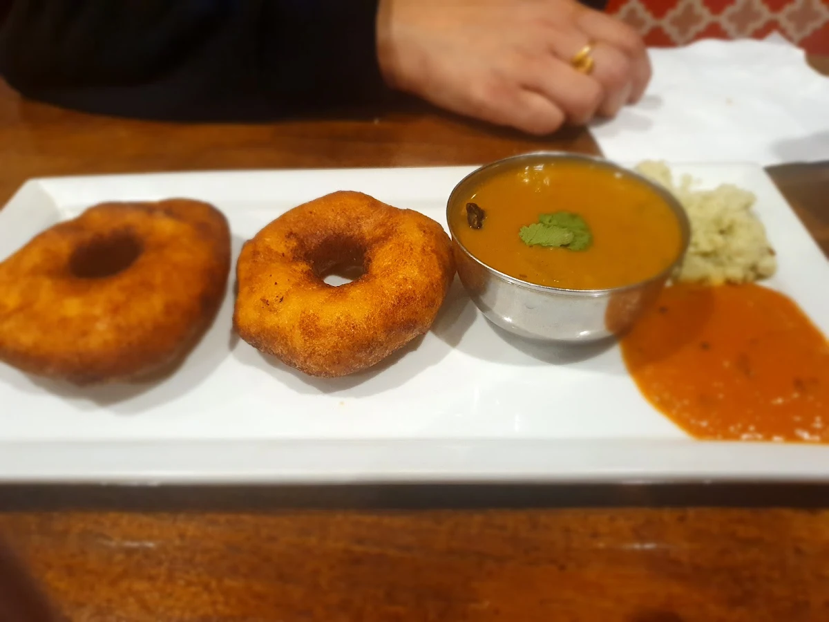 Vada Sambar Vada