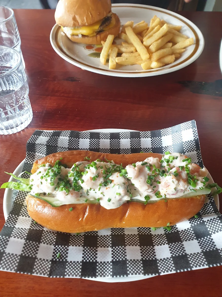 Prawn Roll, Scenic Hotel