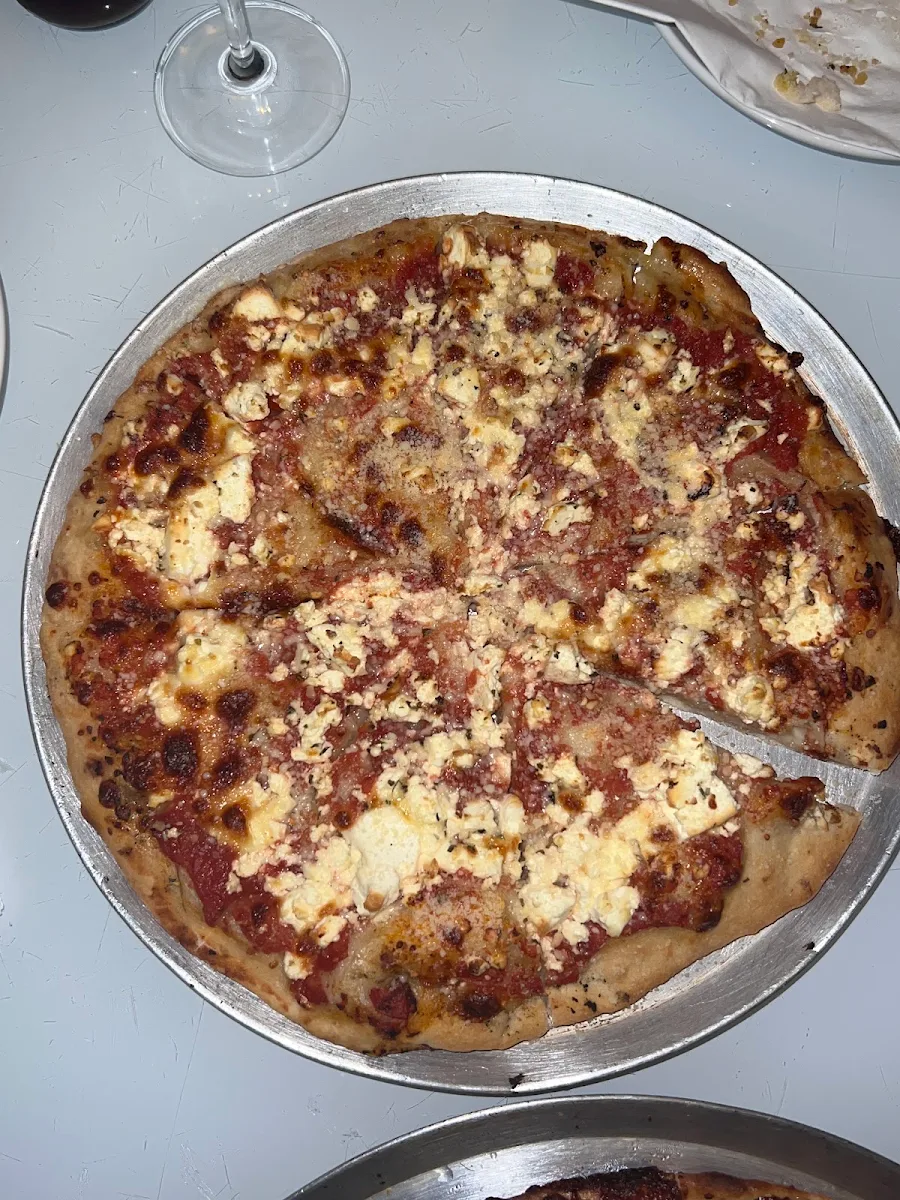 Highlights, Leo's Bar & Pizza